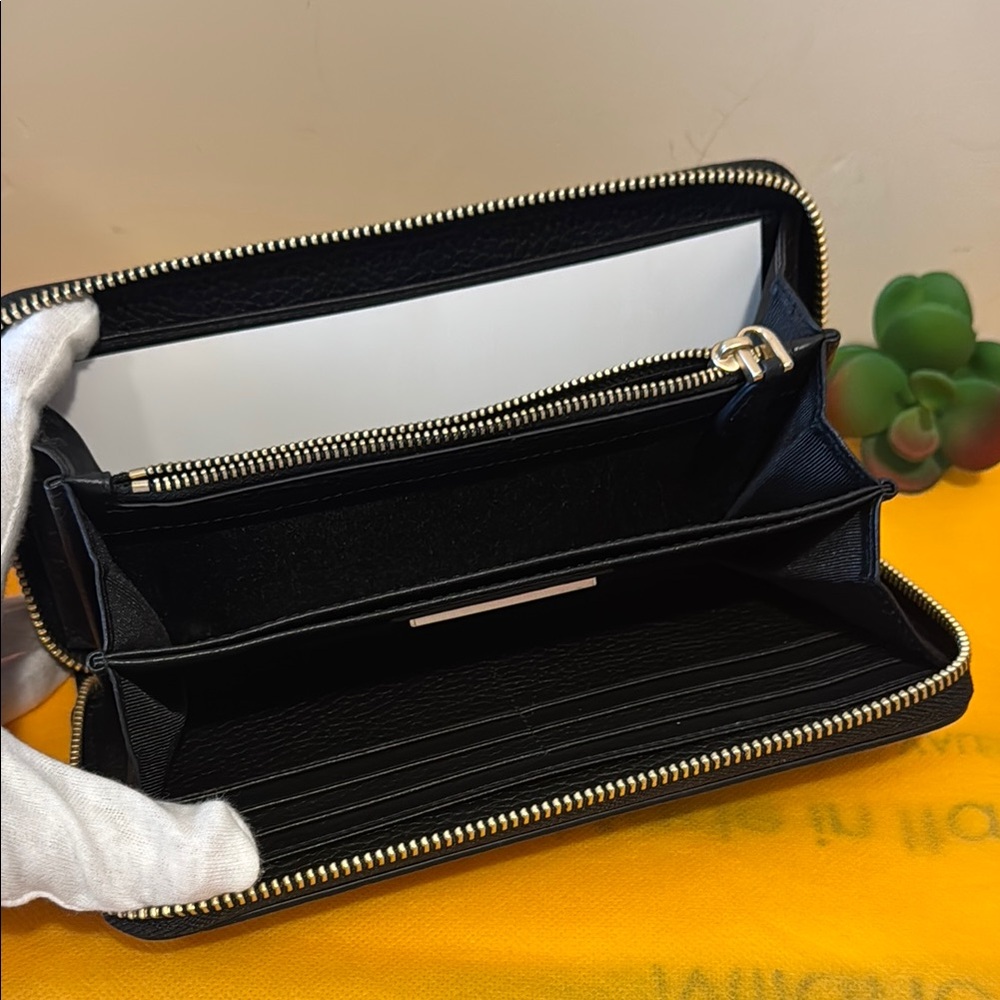 NEW✨Valentino Continental Leather Zip Wallet by Mario Valentino - Picture 6 of 10